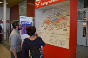 Francesco e Paola alla ricerca dello stand Grandinetti s.r.l.